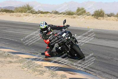 media/Dec-04-2025-Racers Edge (Thu) [[5ebc9f124d]]/3-B Group/7-Session 4 (Turn 10 Inside)/